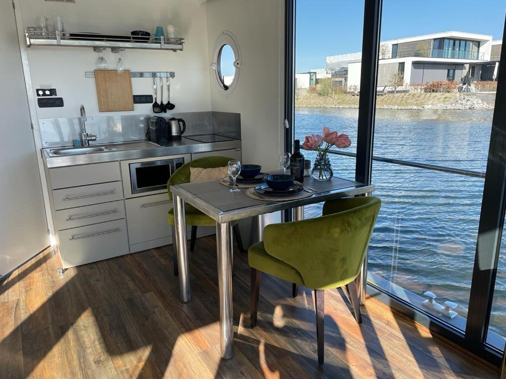 Houseboat Kamperland 호텔 외부 사진